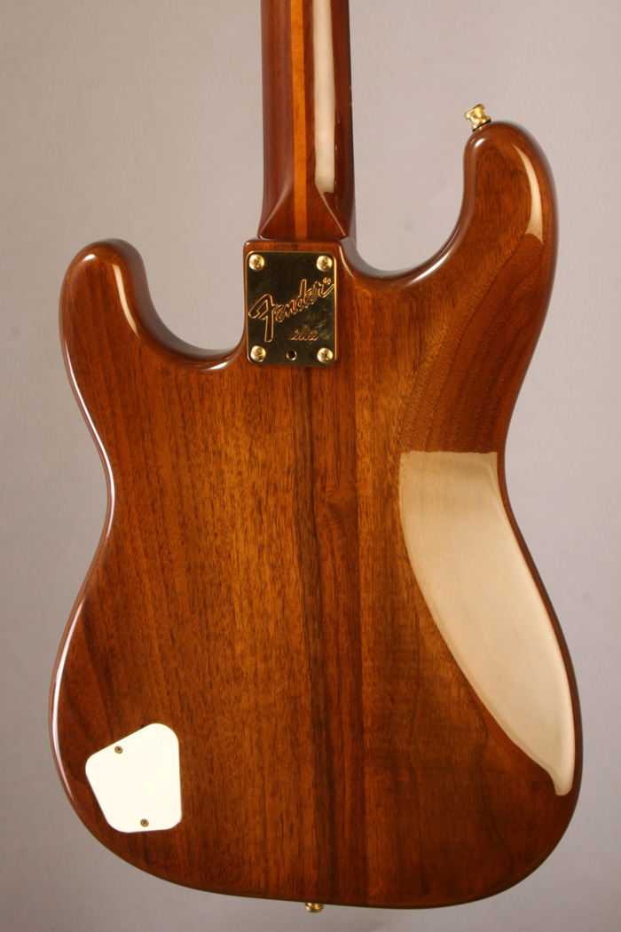 EF8781 Fender Walnut Elite Stratocaster 1983