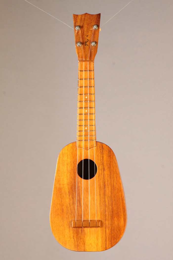 UK1363 Kamaka pineapple shape soprano uke 1960s